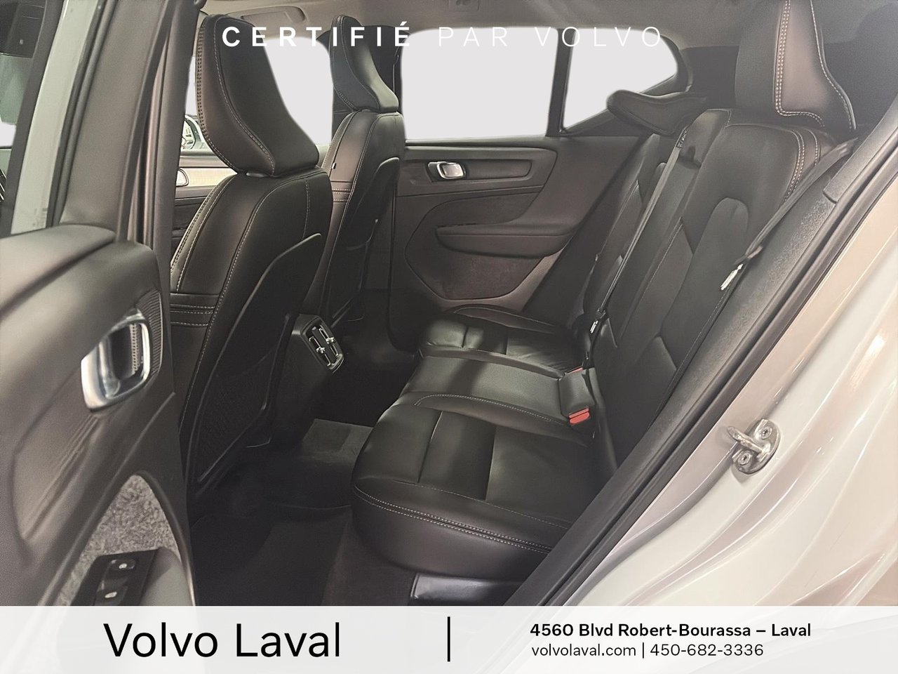 2022 Volvo XC40 - Image 11