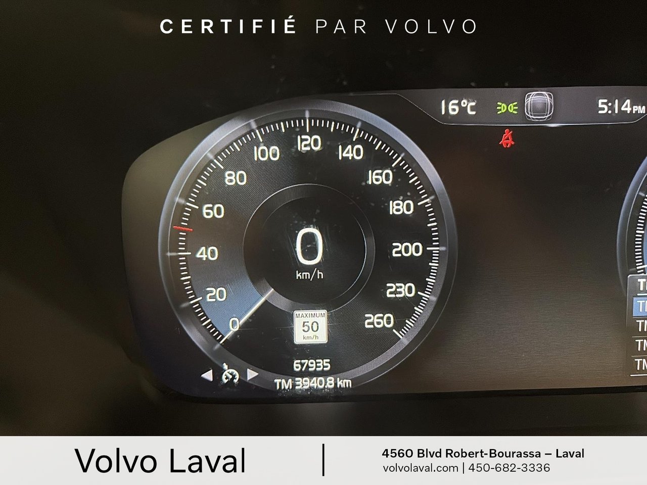 2022 Volvo XC40 - Image 17