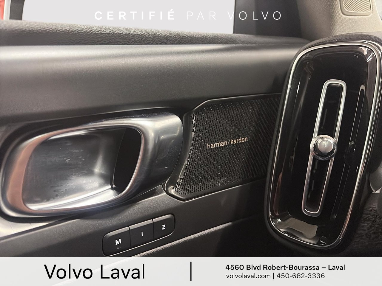 2022 Volvo XC40 - Image 25