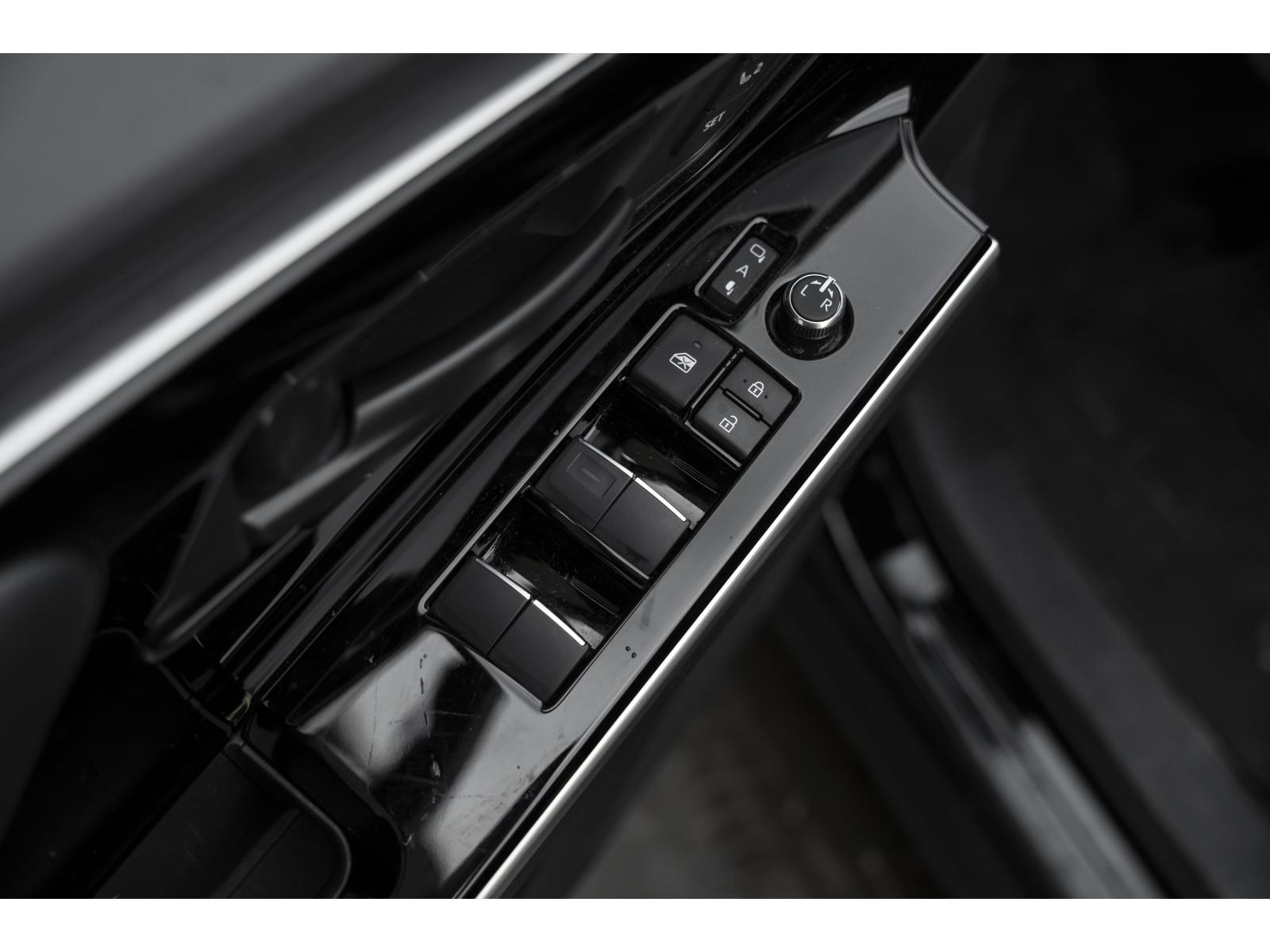 2024 Subaru Solterra - Image 40