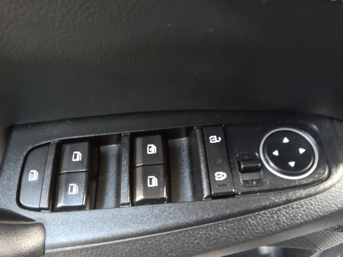 2023 Kia Seltos - Image 24