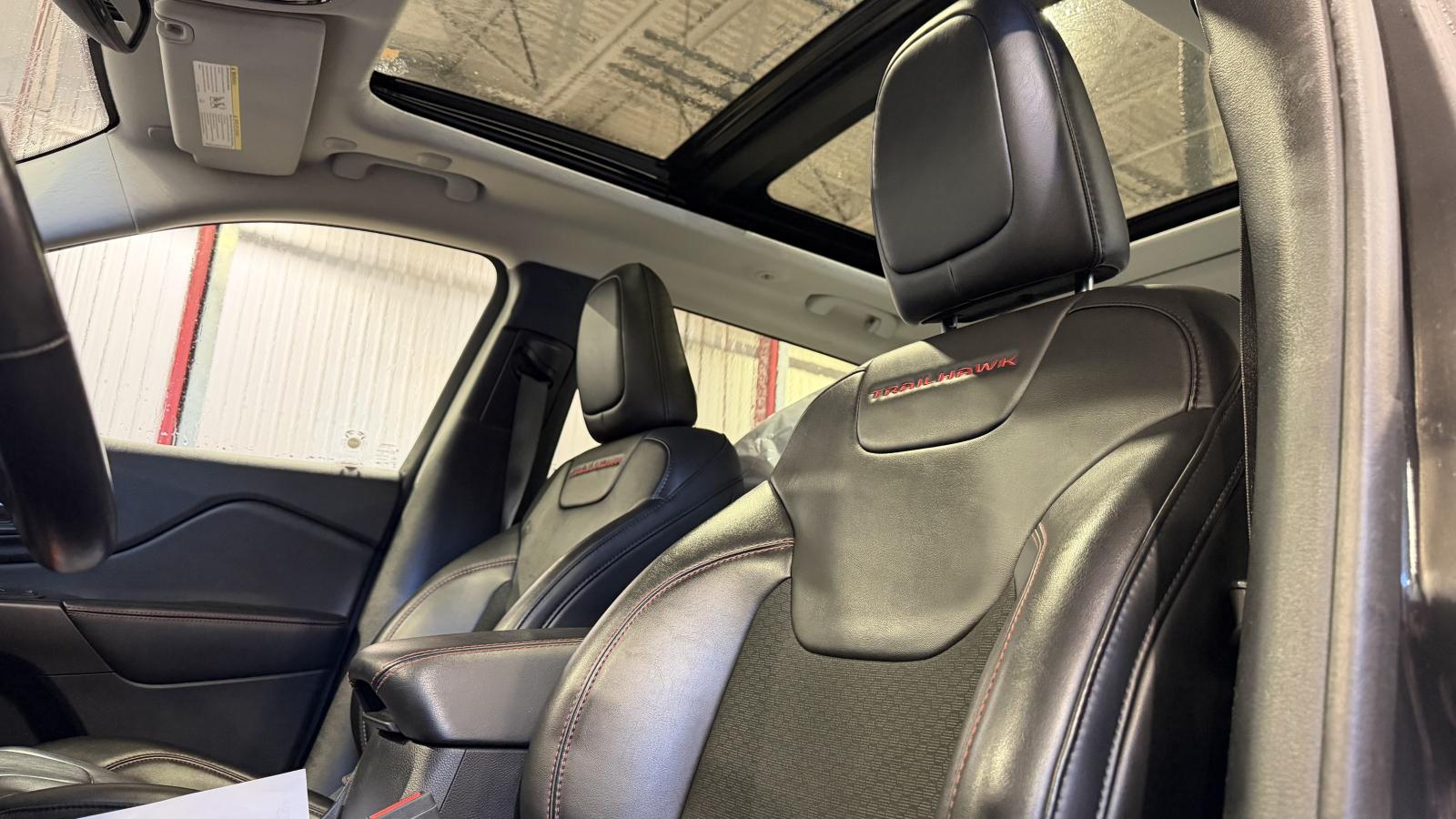 2020 Jeep Cherokee - Image 8