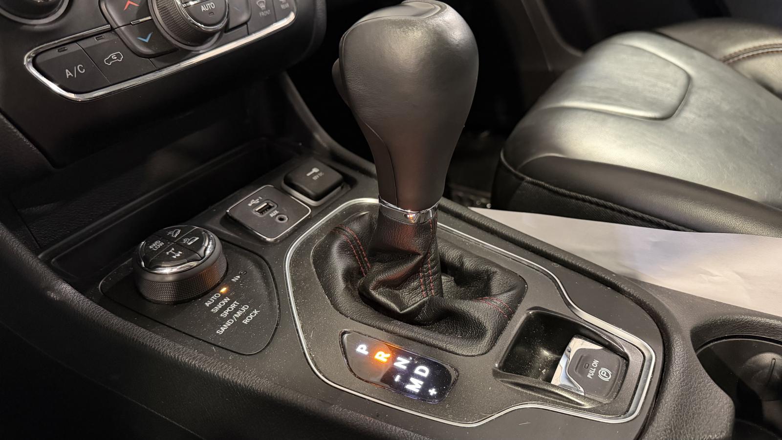 2020 Jeep Cherokee - Image 26