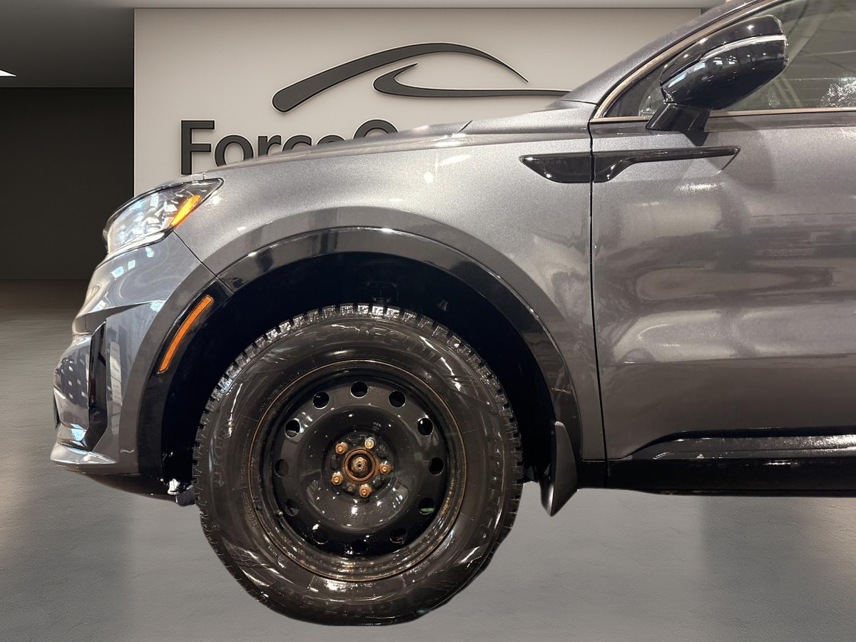 2021 Kia Sorento - Image 10