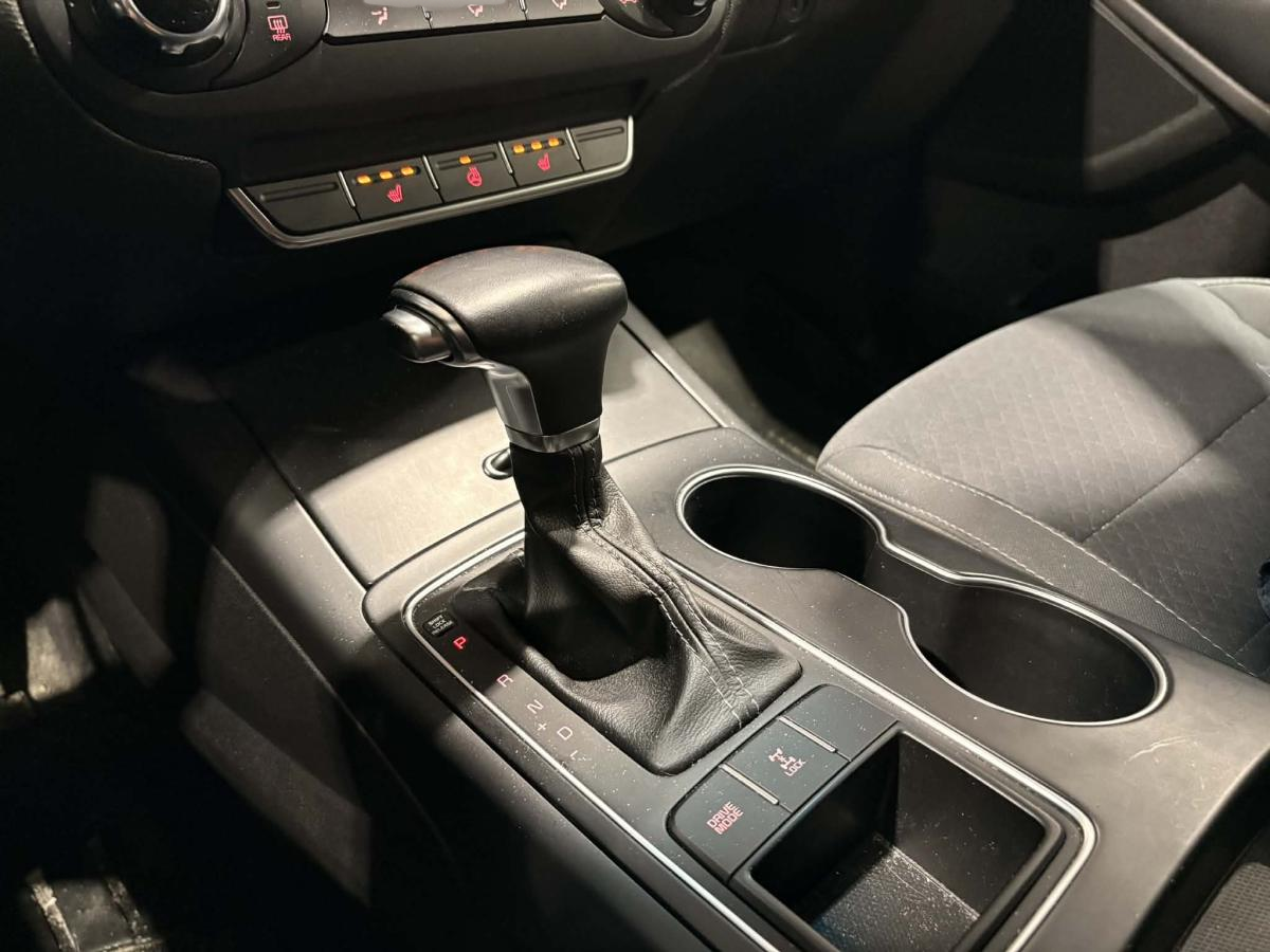 2019 Kia Sorento - Image 16