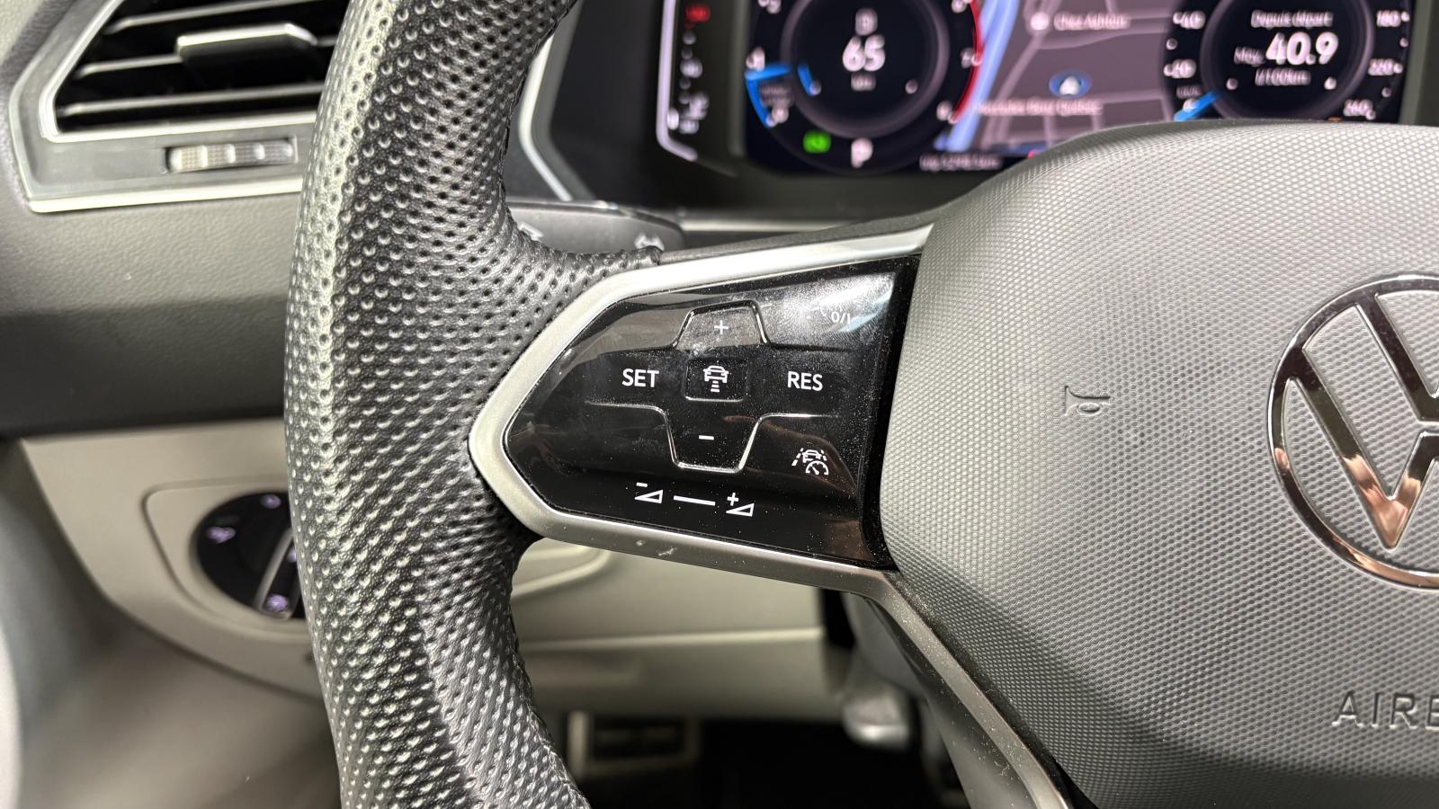 2024 Volkswagen Tiguan - Image 18