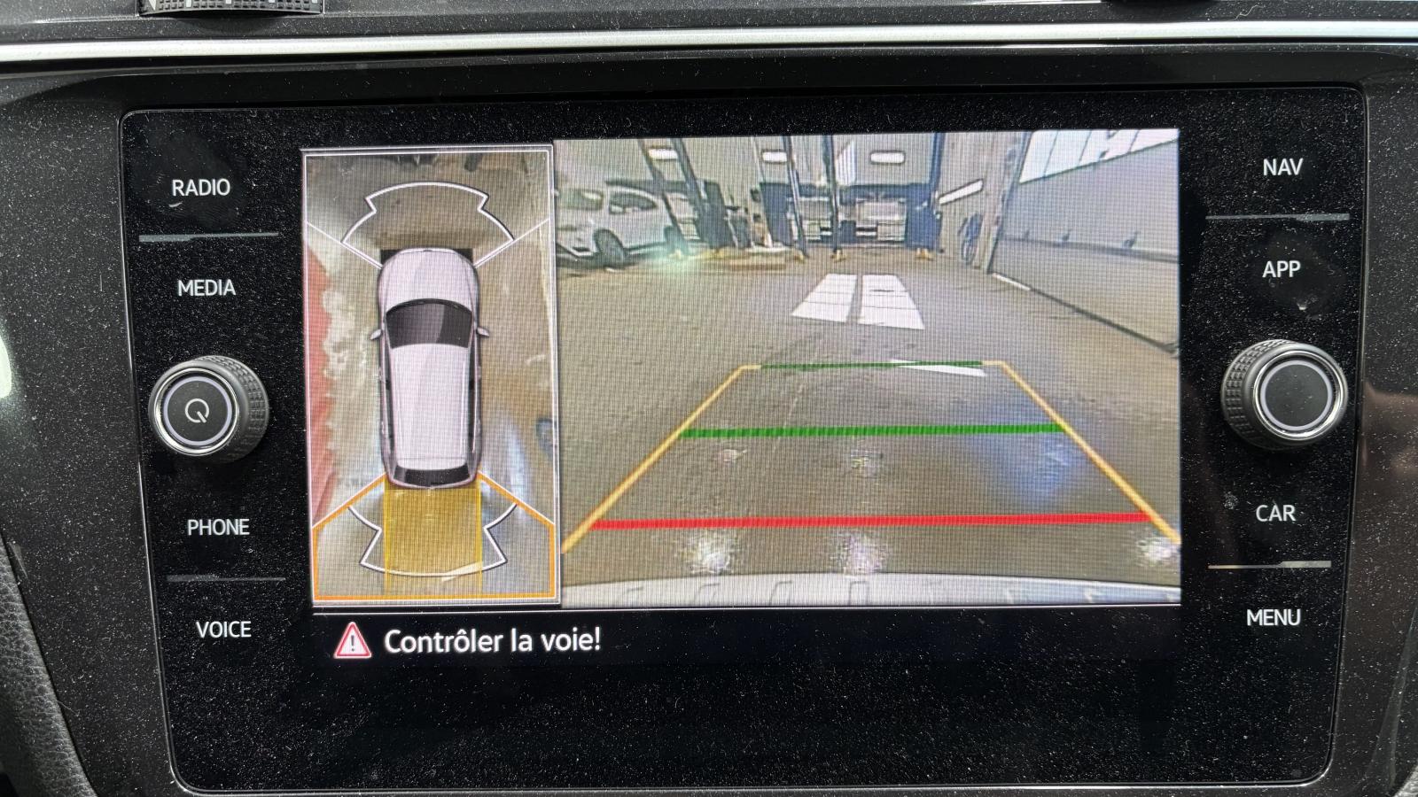 2024 Volkswagen Tiguan - Image 24