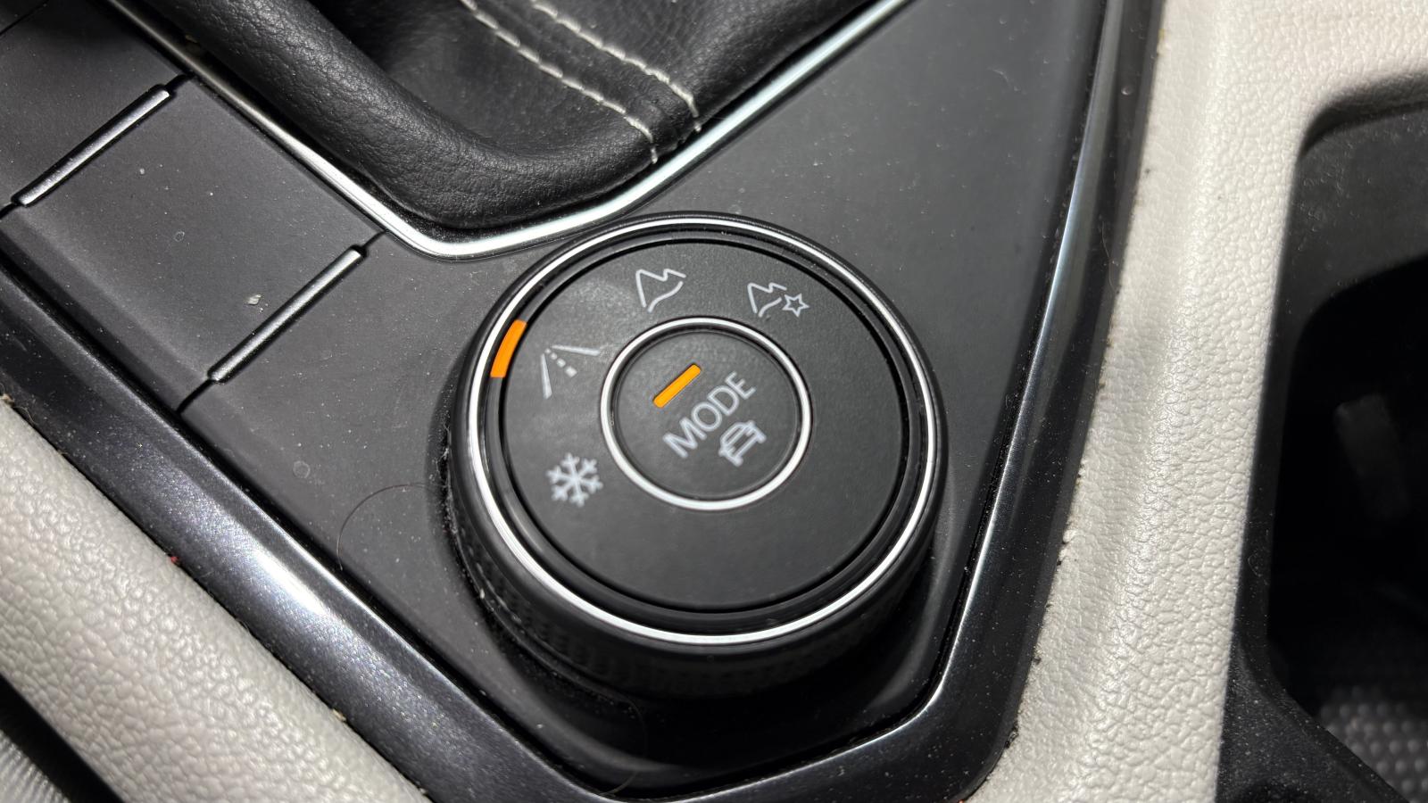 2024 Volkswagen Tiguan - Image 29