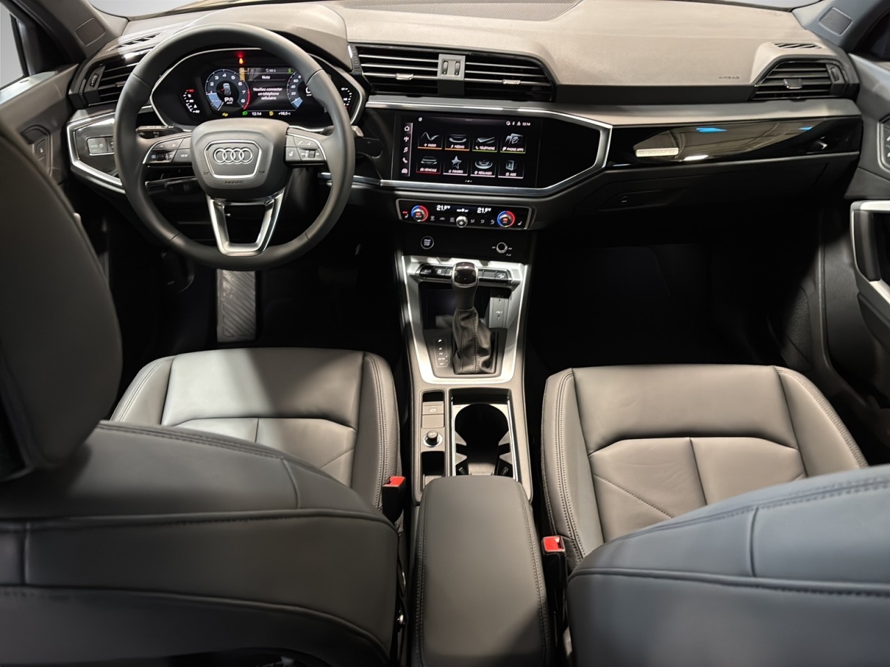 2025 Audi Q3 - Image 12