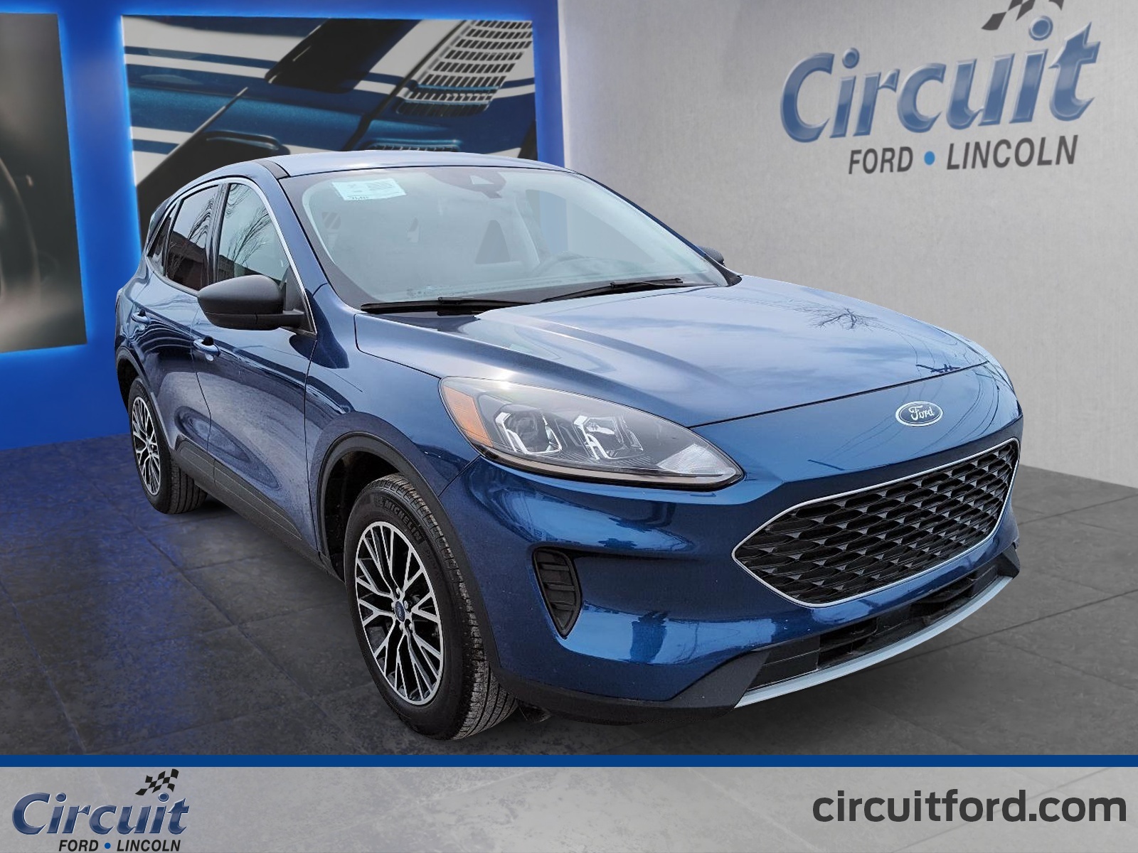 2022 Ford Escape Plug-in Hybrid - Image 13