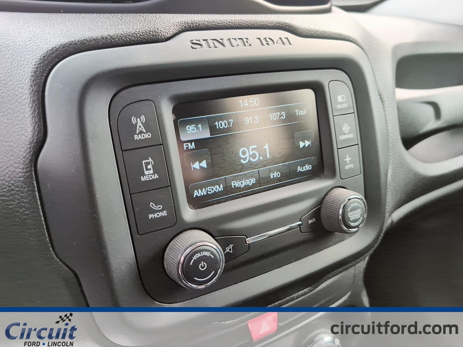 2017 Jeep Renegade - Image 18