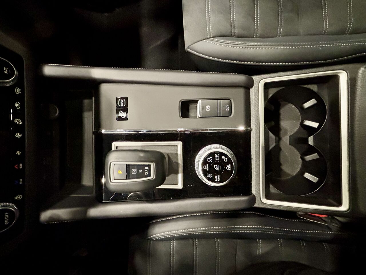 2024 Mitsubishi Outlander PHEV - Image 4