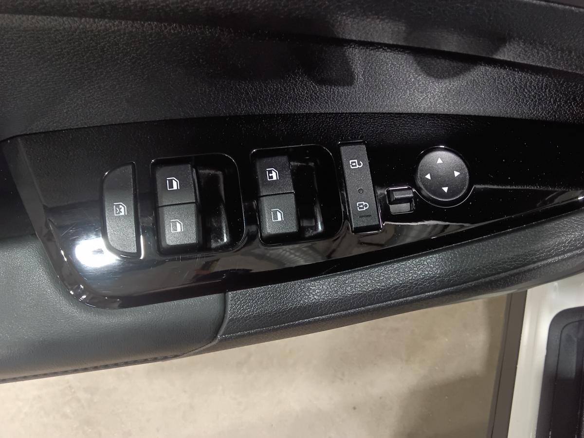 2024 Kia Sportage - Image 23