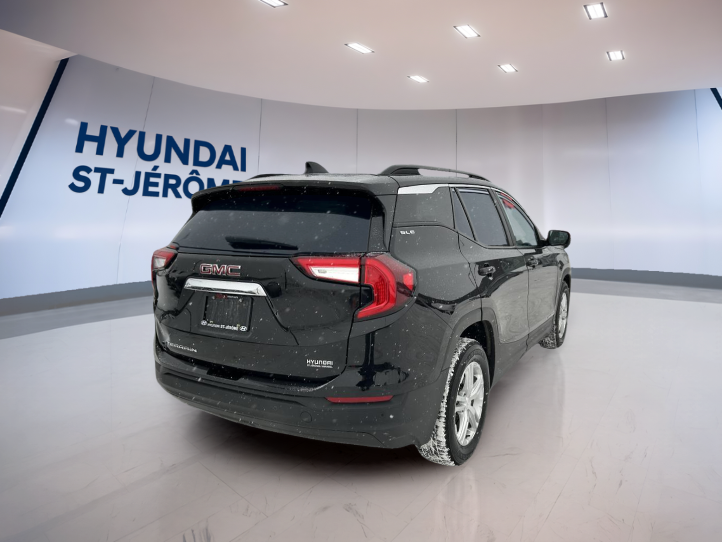 2022 GMC Terrain - Image 5