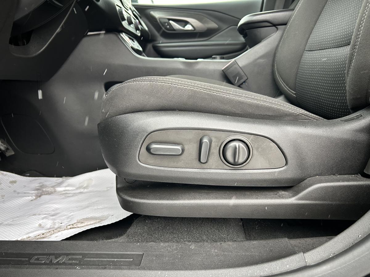 2022 GMC Terrain - Image 13