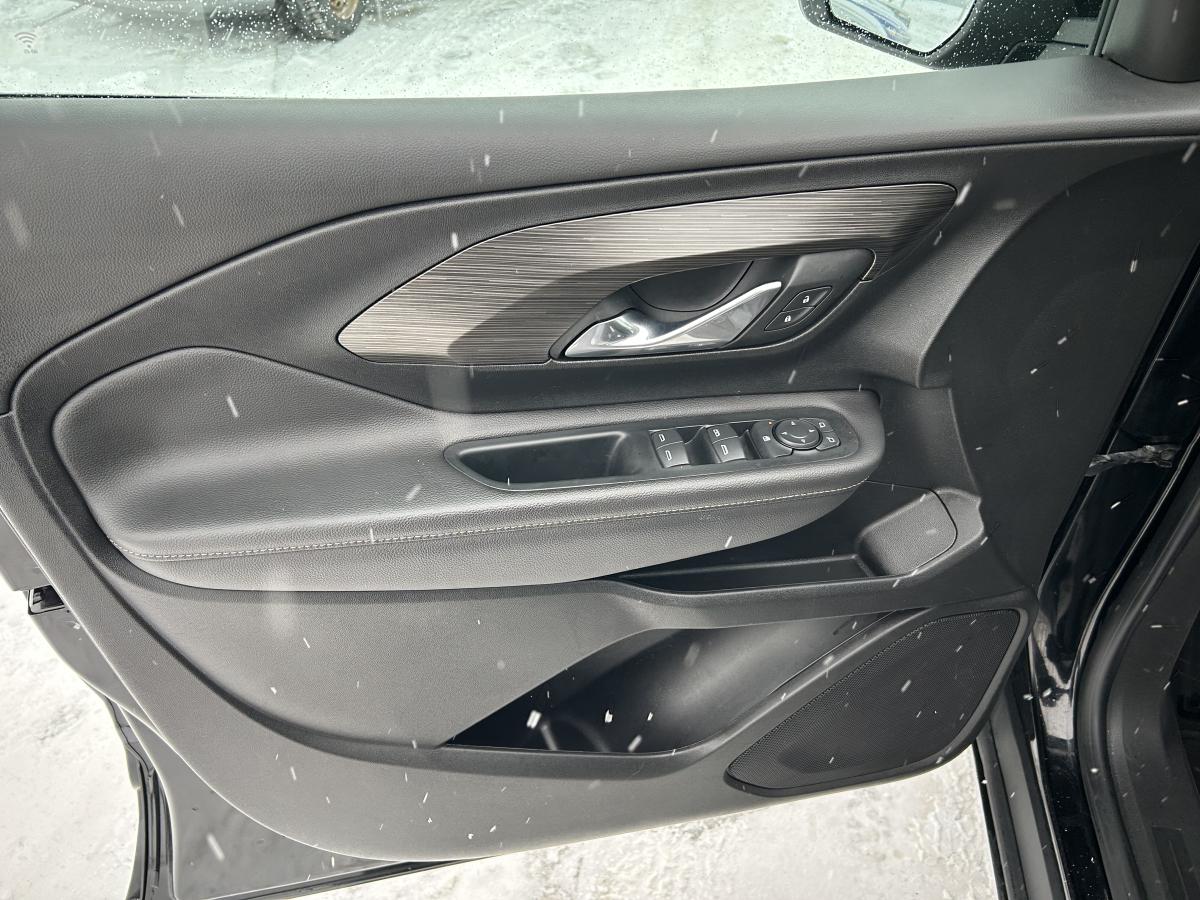 2022 GMC Terrain - Image 16