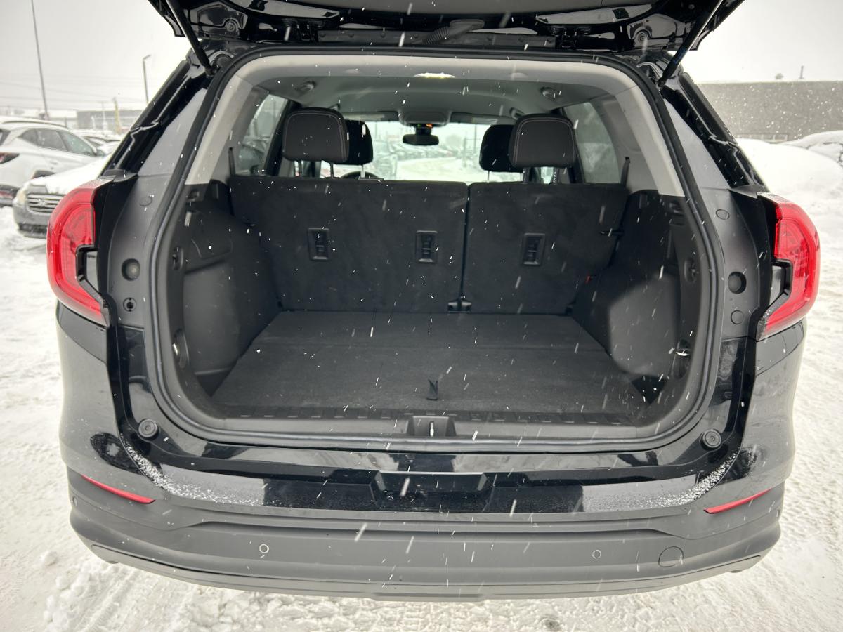 2022 GMC Terrain - Image 18