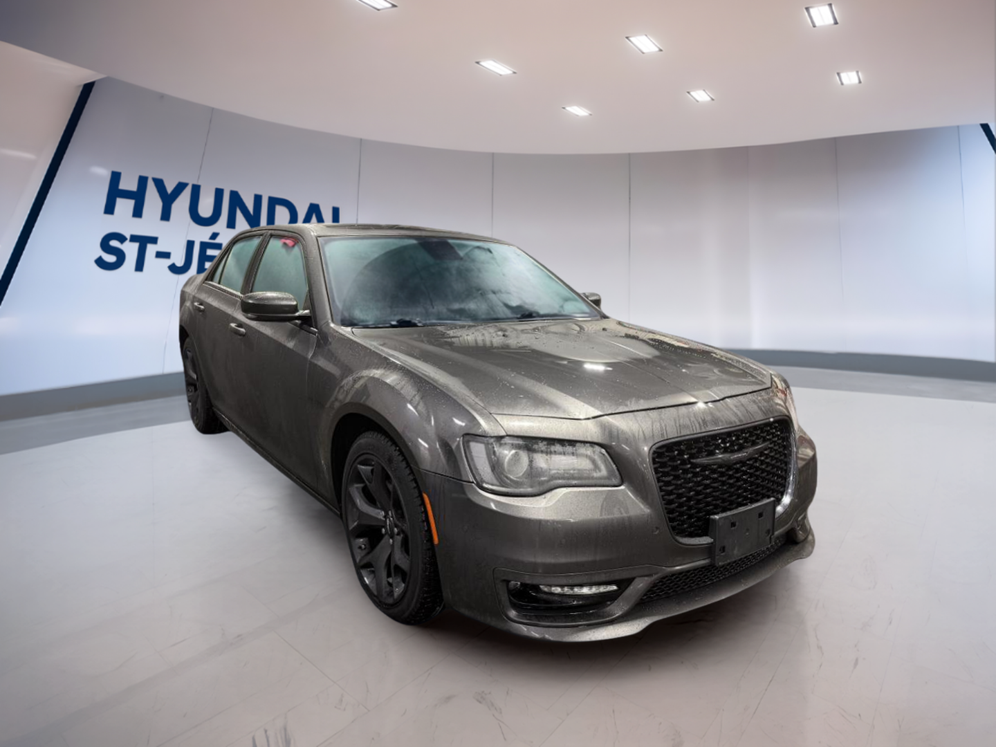 2022 Chrysler 300 - Image 3