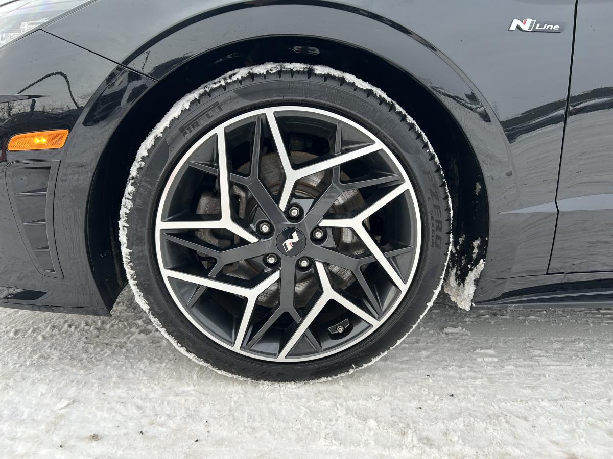 2022 Hyundai Sonata - Image 9