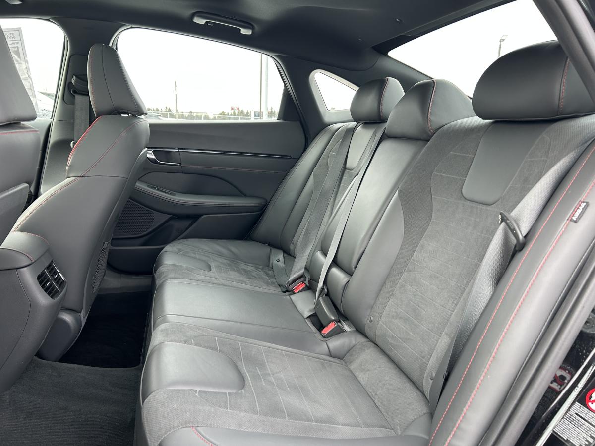 2022 Hyundai Sonata - Image 19