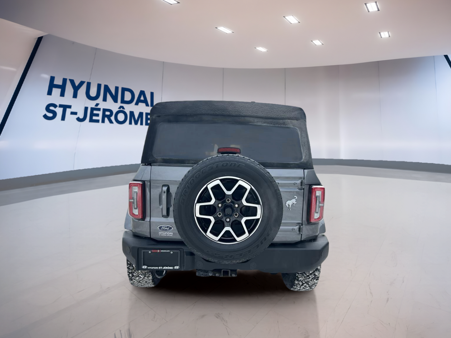 2021 Ford Bronco - Image 6