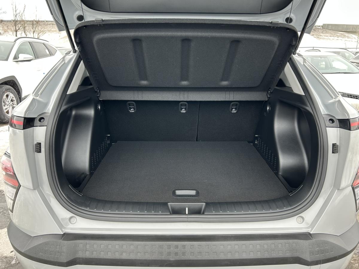 2025 Hyundai Kona Electric - Image 18