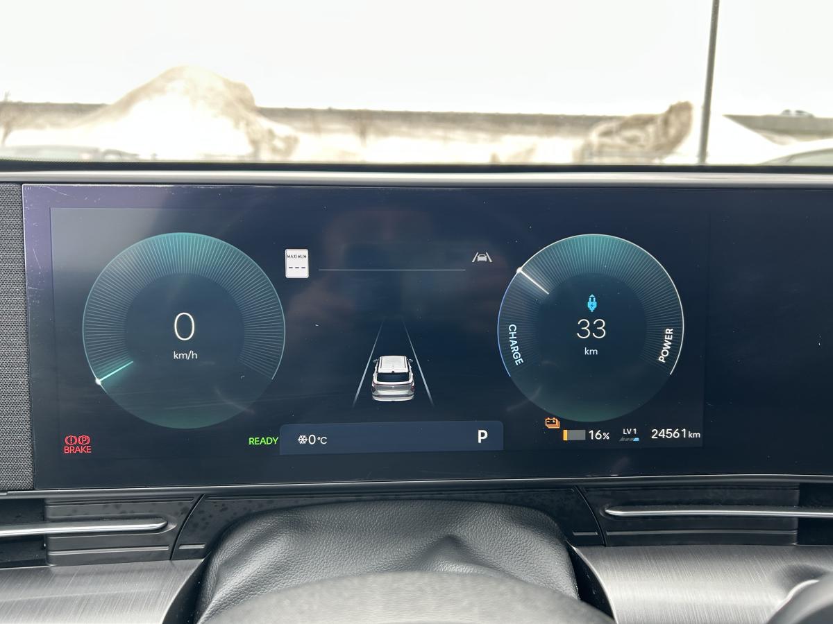 2025 Hyundai Kona Electric - Image 24