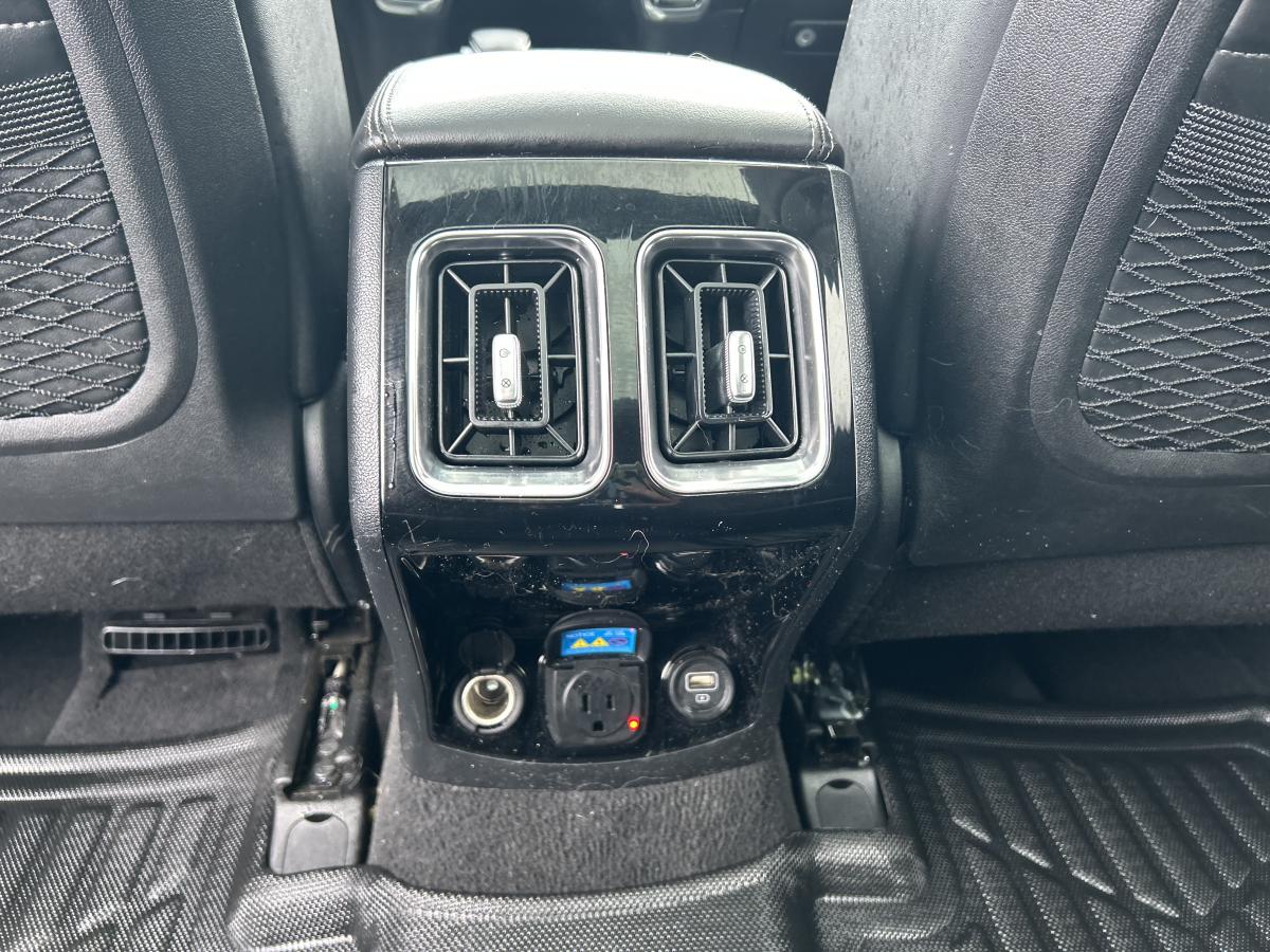 2023 Kia Sorento - Image 18