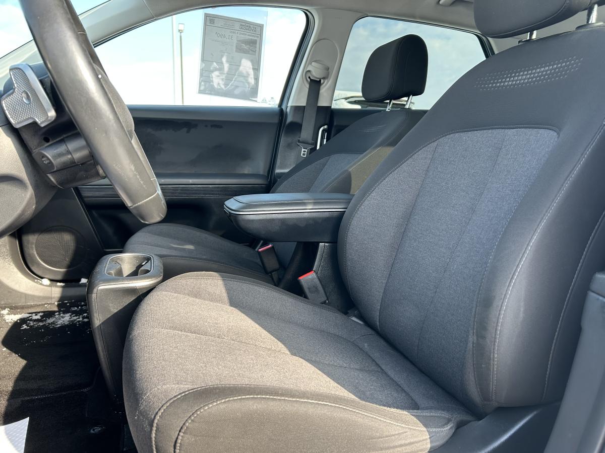 2022 Hyundai IONIQ 5 - Image 12