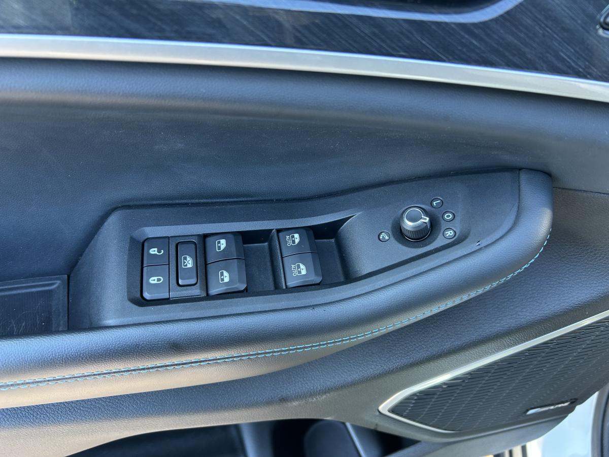 2022 Jeep Grand Cherokee 4xe - Image 16