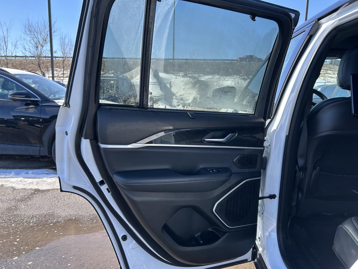 2022 Jeep Grand Cherokee 4xe - Image 20