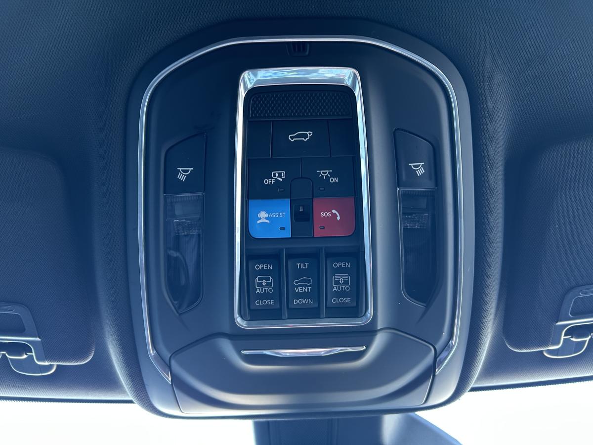 2022 Jeep Grand Cherokee 4xe - Image 35