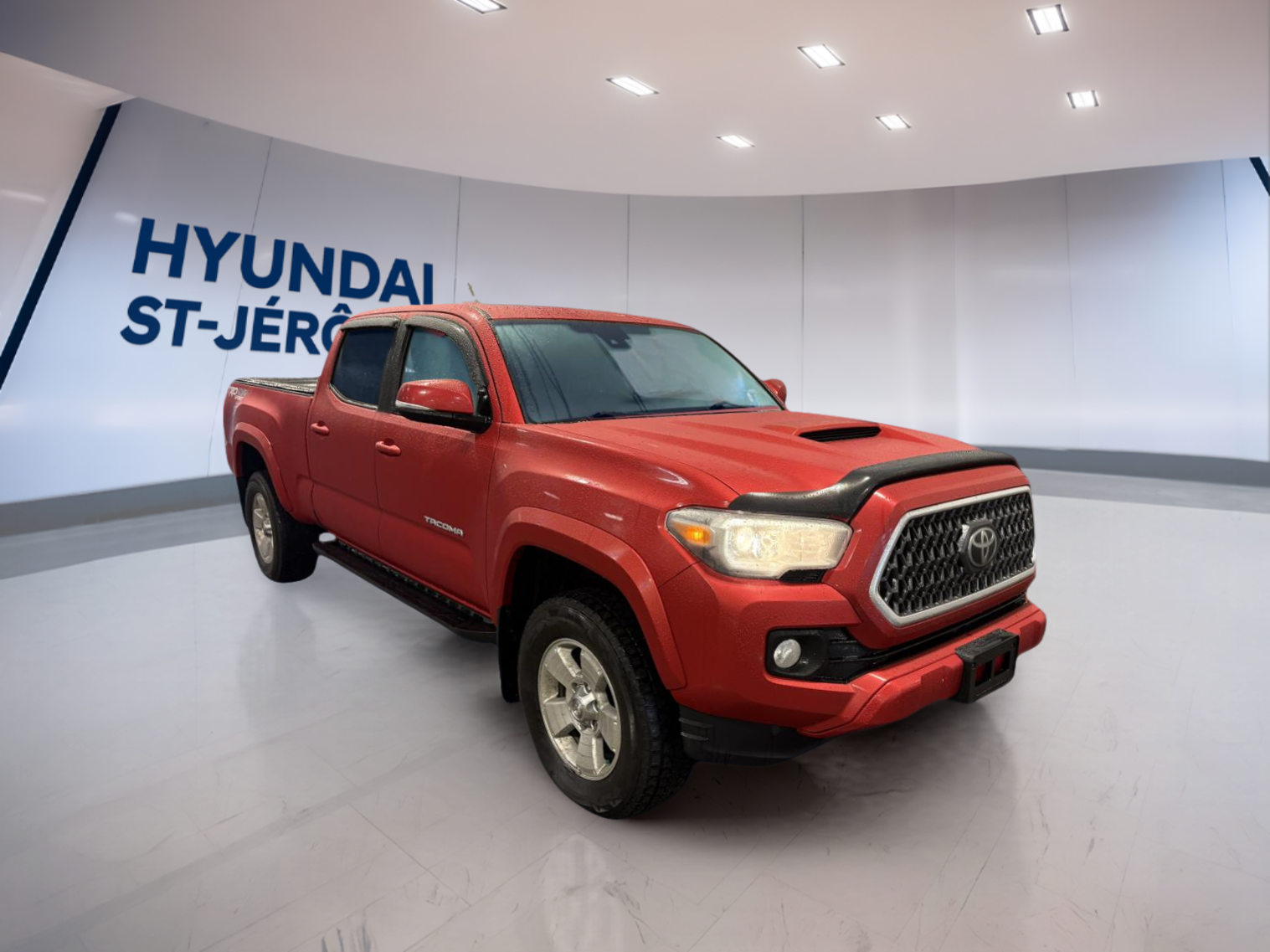 2018 Toyota Tacoma - Image 3