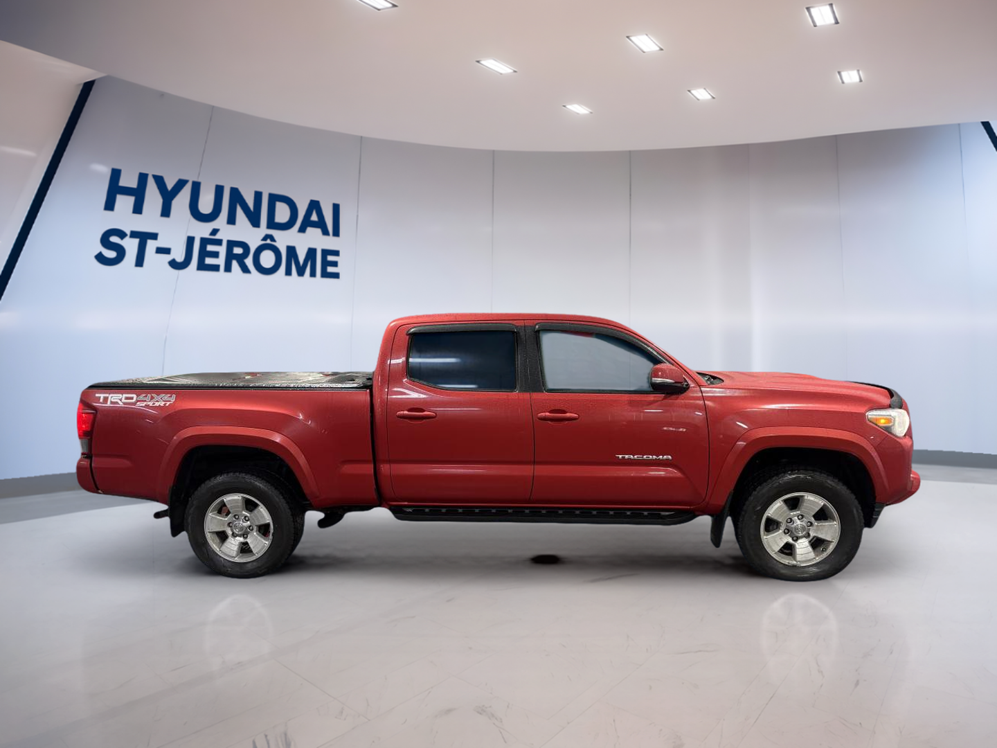 2018 Toyota Tacoma - Image 4