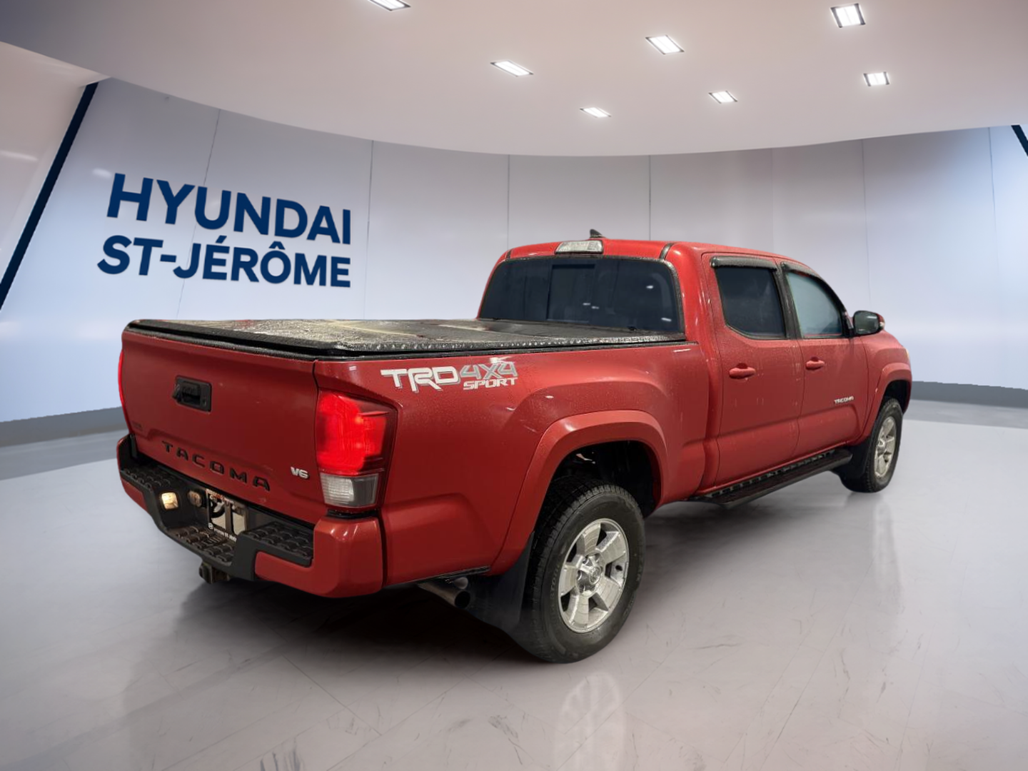 2018 Toyota Tacoma - Image 5