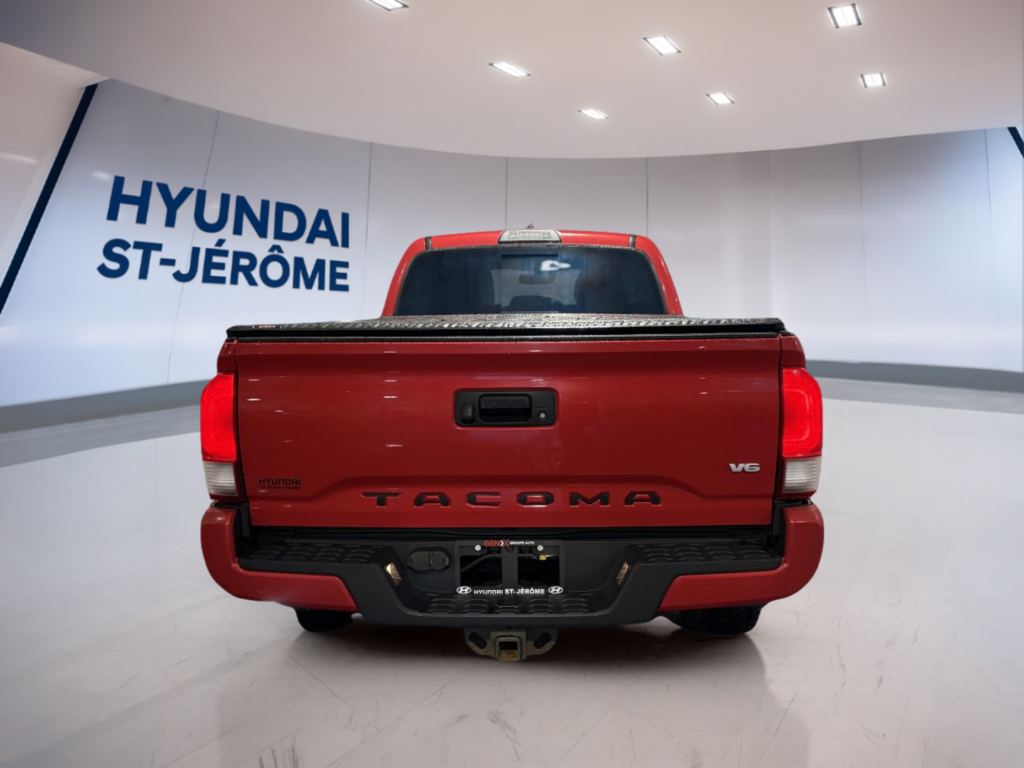 2018 Toyota Tacoma - Image 6