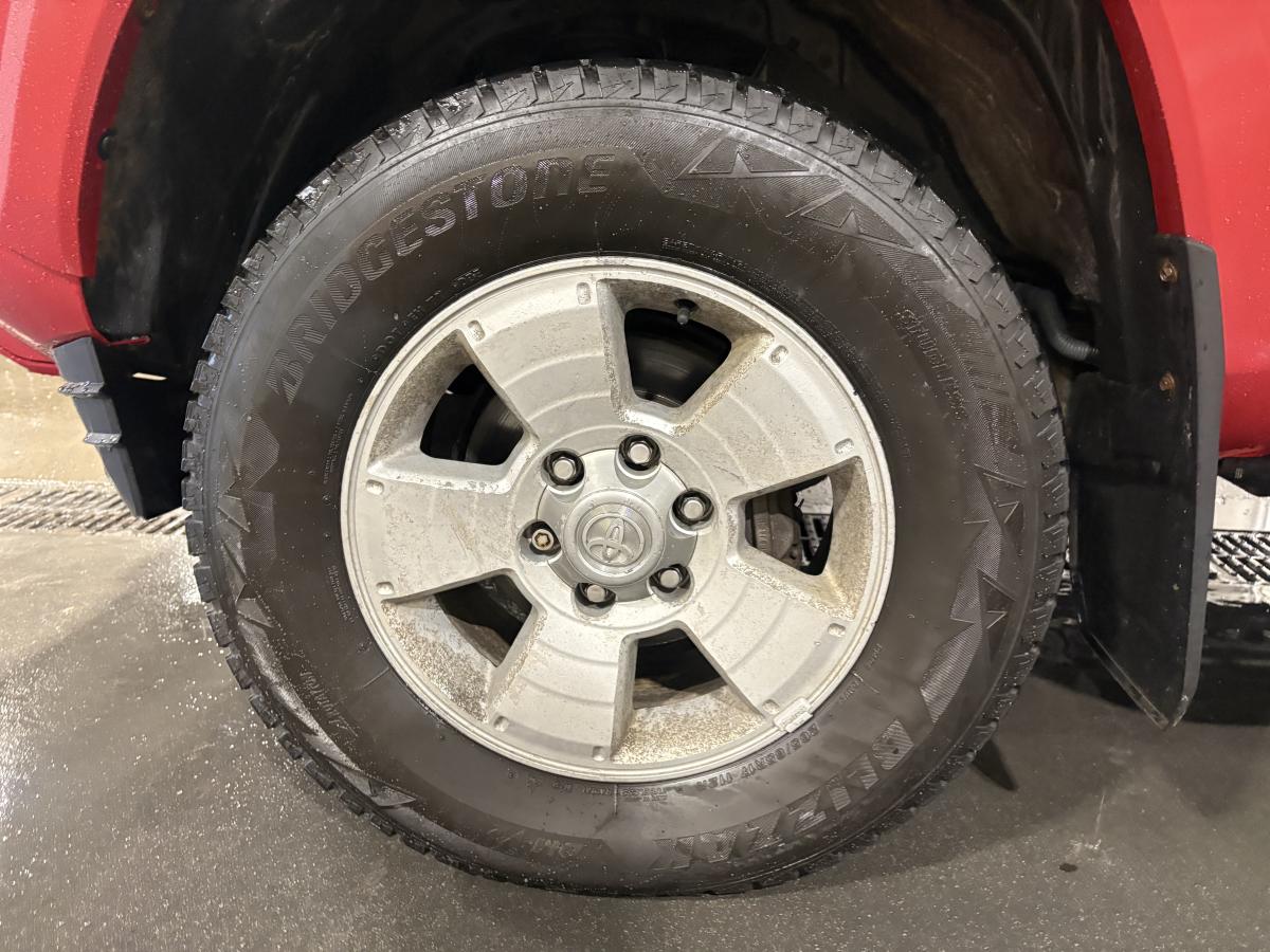 2018 Toyota Tacoma - Image 9