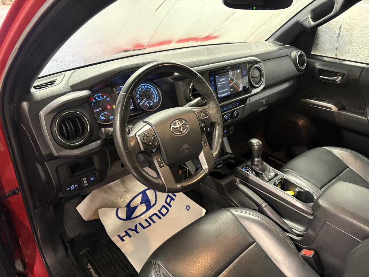 2018 Toyota Tacoma - Image 11