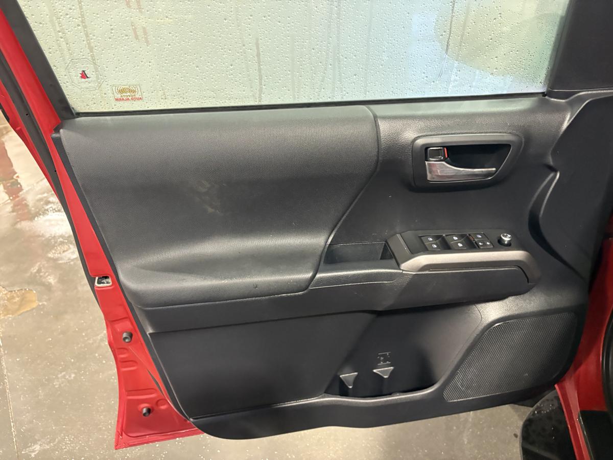 2018 Toyota Tacoma - Image 13