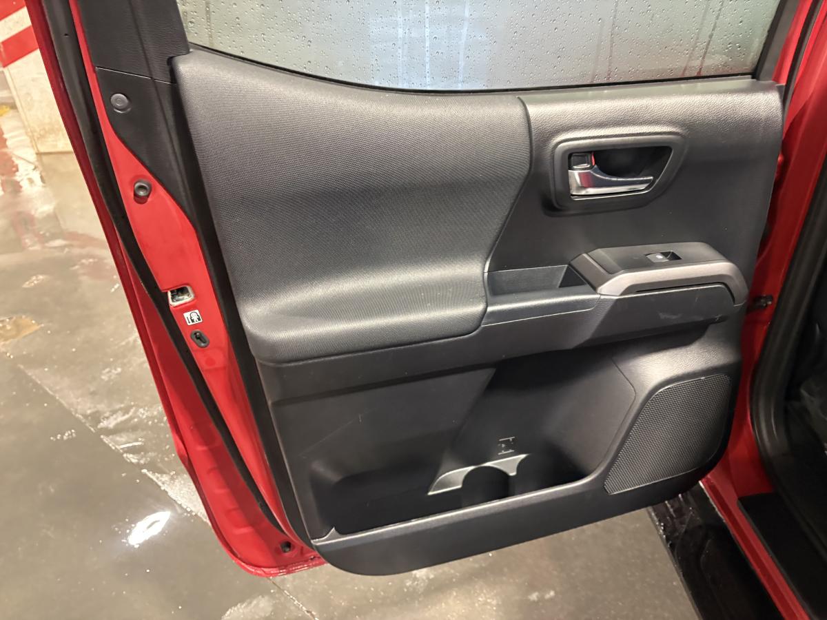 2018 Toyota Tacoma - Image 17