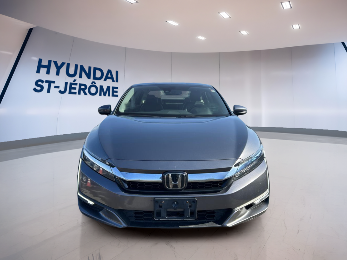 2018 Honda Clarity Plug-in Hybrid - Image 2
