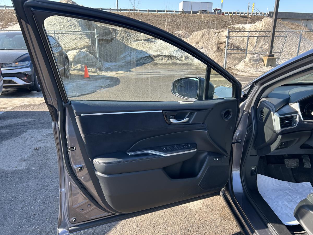 2018 Honda Clarity Plug-in Hybrid - Image 13