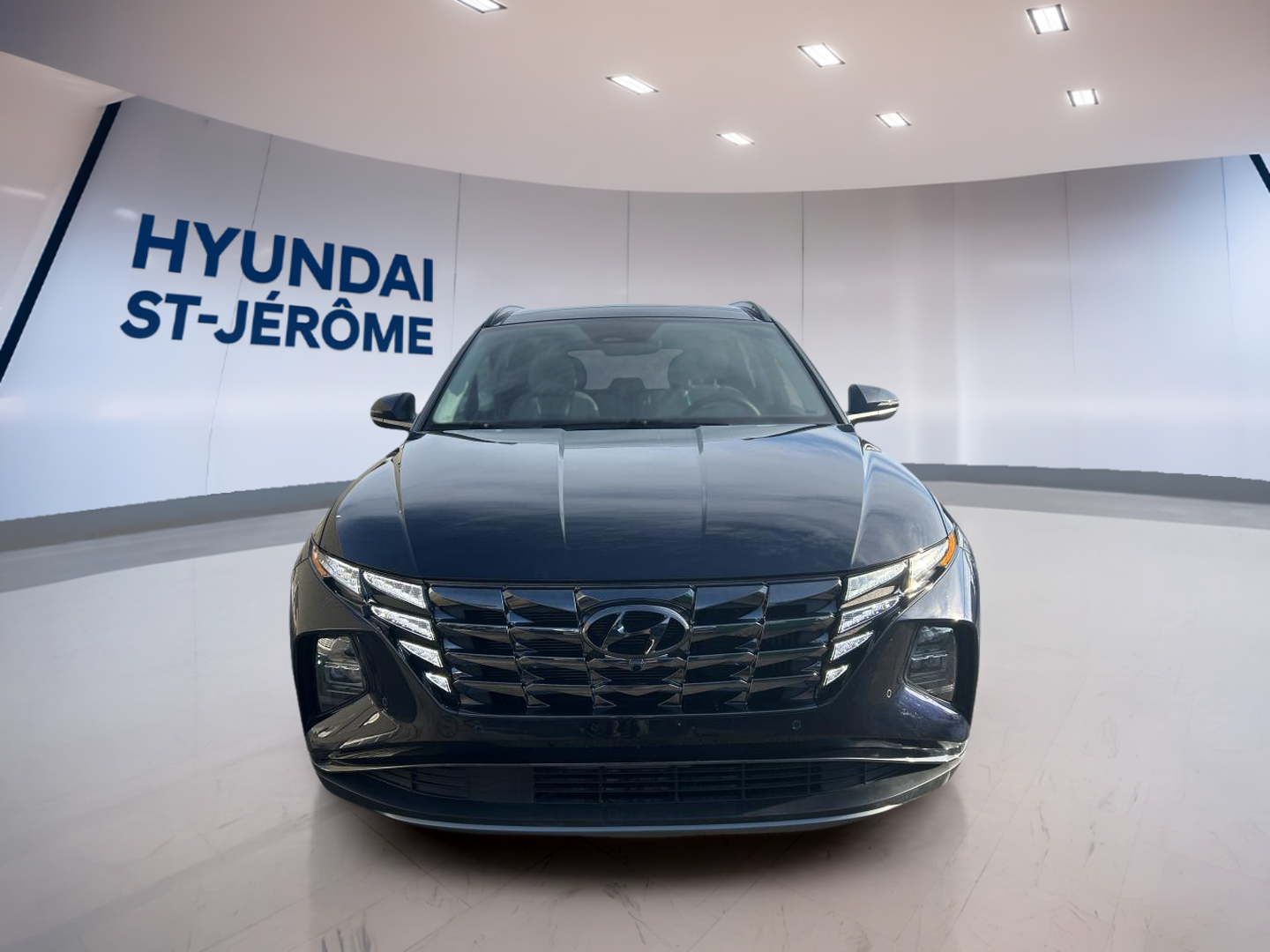 2023 Hyundai Tucson Hybrid - Image 2