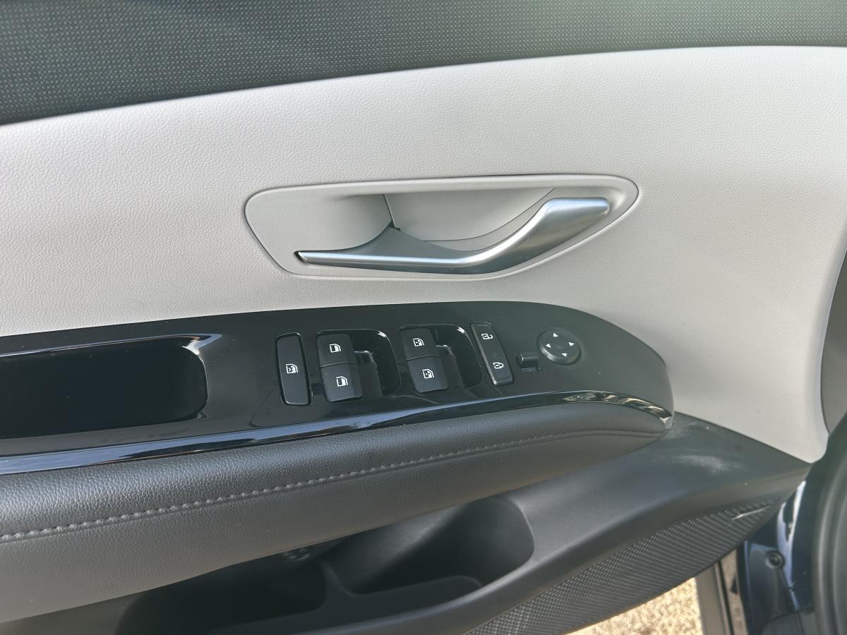 2023 Hyundai Tucson Hybrid - Image 15