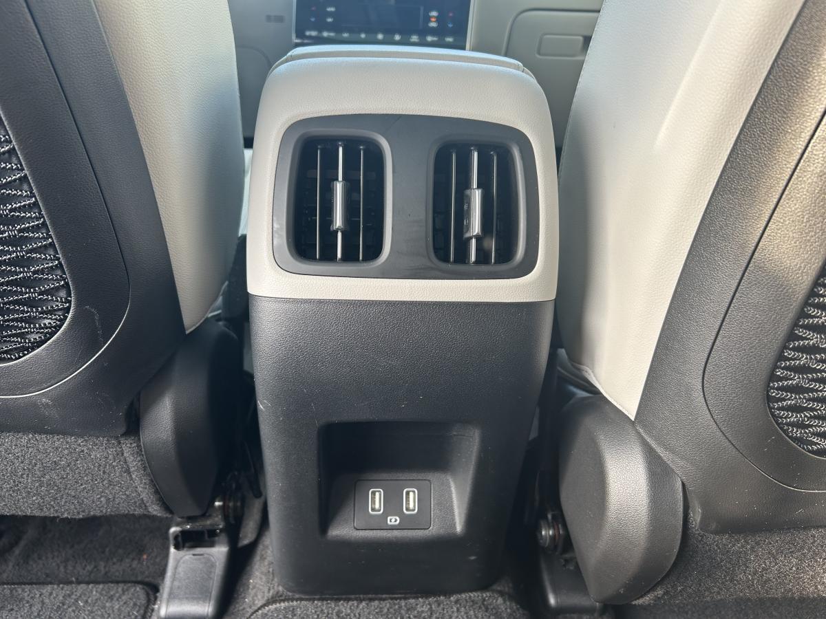 2023 Hyundai Tucson Hybrid - Image 19