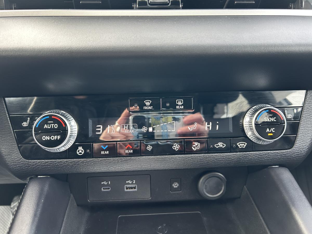 2024 Mitsubishi Outlander - Image 27