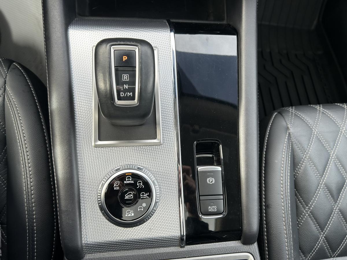 2024 Mitsubishi Outlander - Image 29