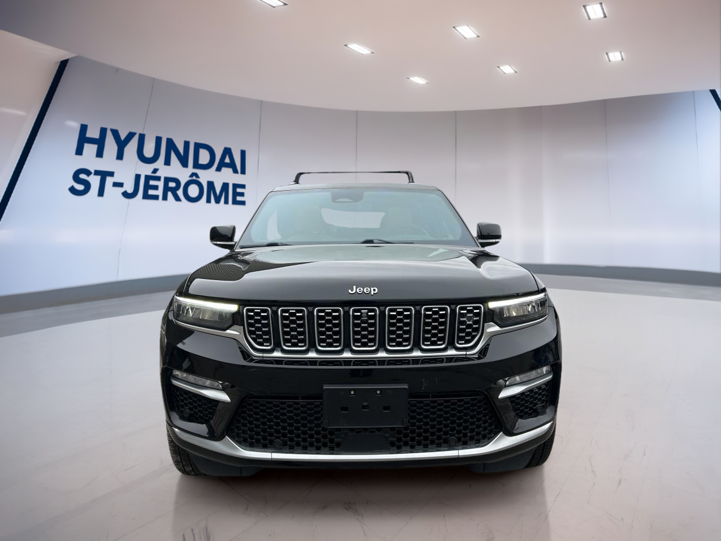 2022 Jeep Grand Cherokee - Image 2