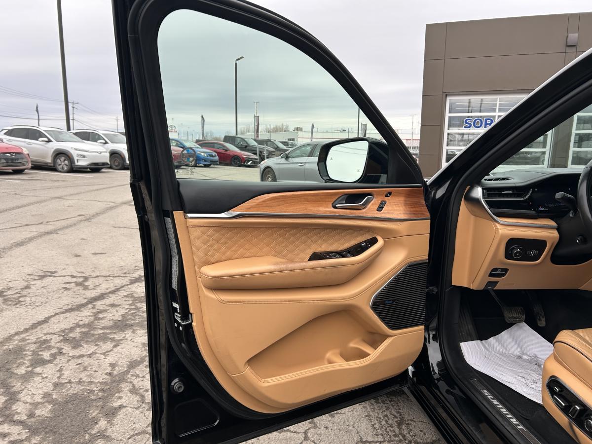 2022 Jeep Grand Cherokee - Image 13