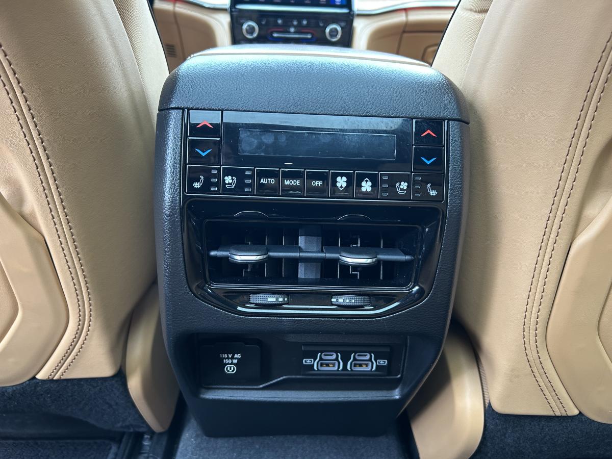 2022 Jeep Grand Cherokee - Image 18